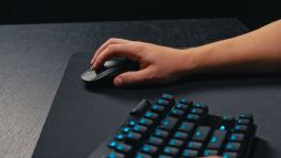 Logitech G PRO X SUPERLIGHT 2 mouse gaming wireless, Serie Pro, lightspeed, mouse Pro-Grade da 60 g con 5 pulsanti programmabili, sensore a 44.000 DPI, >888 IPS, velocità di aggiornamento 1 kHz, USB-C, PC/Mac - Nero
